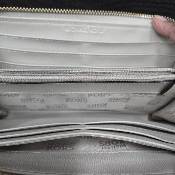 Michael Kors Moxley Wallet Dark Sand Phyton clutch/wallet - Picture 4 of 8